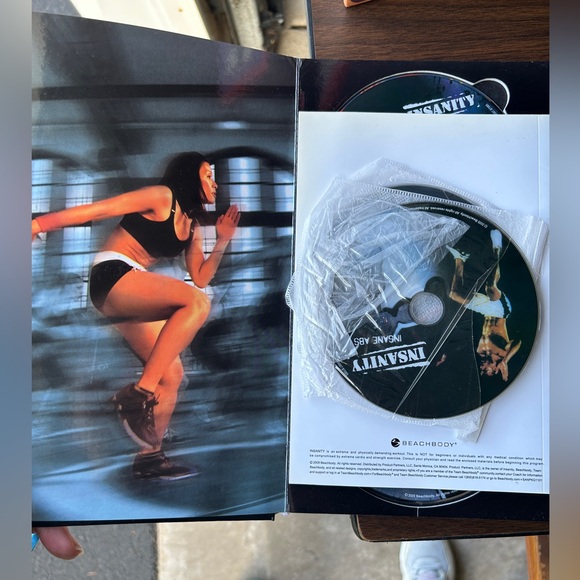 Insanity Beach Body Exercise Workout DVD Set‎ Tapes Core Strength Videos - Picture 2 of 4